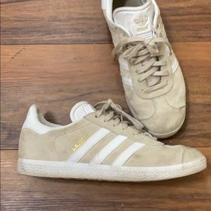 Adidas Gazelle sneakers in cream 7.5